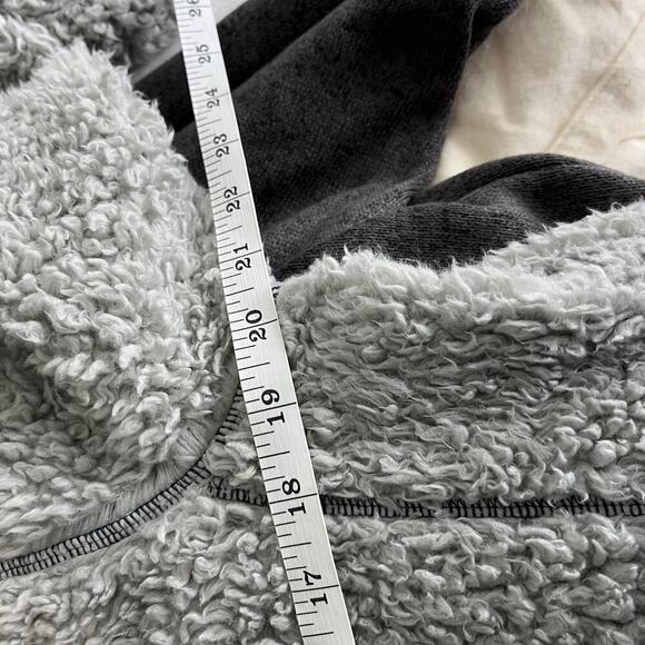 The Southern Shirt Co. Sherpa Fuzzy Fleece Gray 1/2 Zip Pullover Sweater Size S - Picture 2 of 8